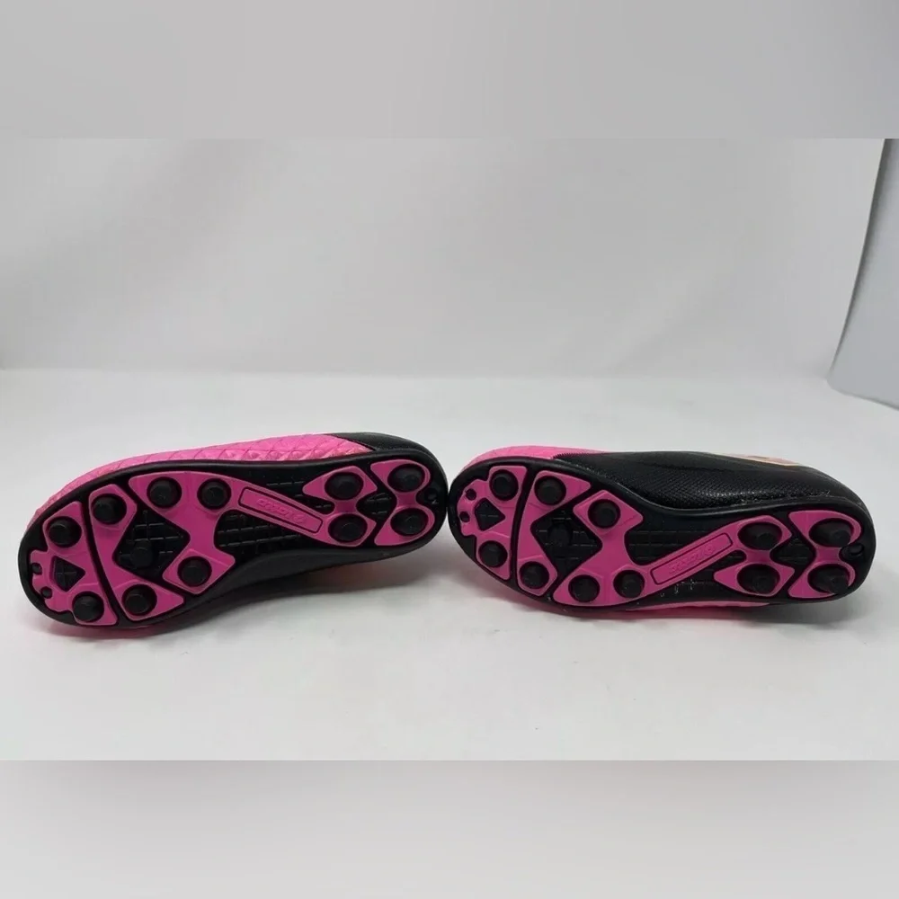 LOTTO Kids Pink and Black Soccer Shoes size 3